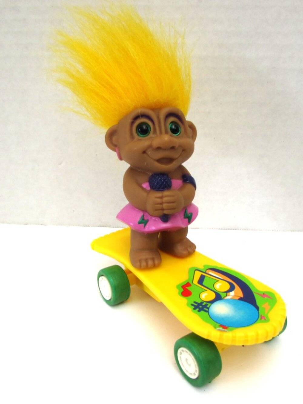 Vintage Skateboarding Singing Diva Troll 3.5" Body Yellow Hair Skateboard Pink